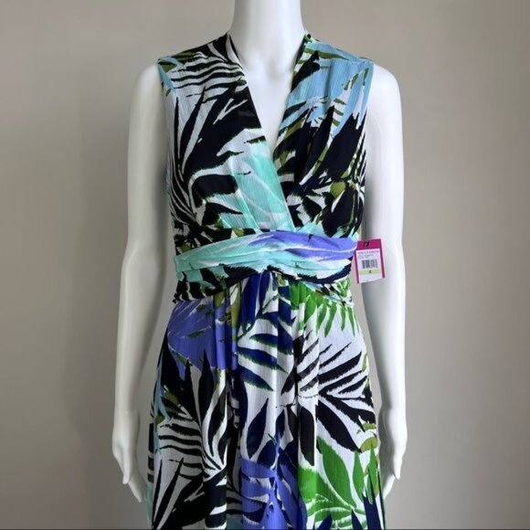 Vince Camuto Sleeveless Maxi Dress in Tropical Print - 4 - Picture 2 of 5